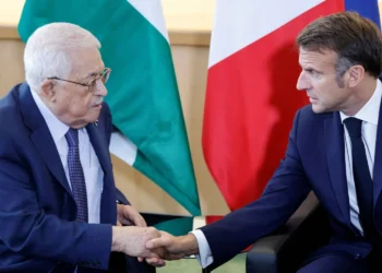 ماكرون وعباس يعلنان عن لجنة مشتركة لصياغة الدستور الفلسطيني