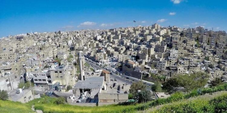 الأربعاء: الحرارة العظمى أعلى من معدلاتها بـ 8-10 درجات