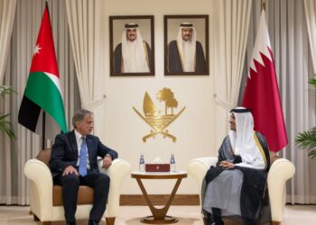 حسَّان يلتقي رئيس مجلس الوزراء ووزير الخارجيَّة القطري في الدَّوحة