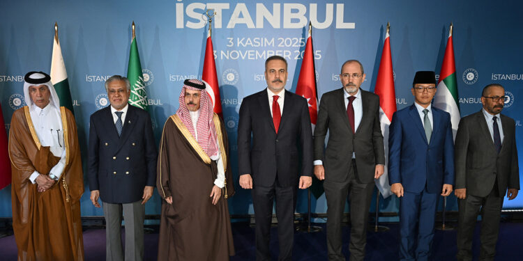 اجتماع إسطنبول يرفض أي وصاية على غزة: الحكم للفلسطينيين وحدهم