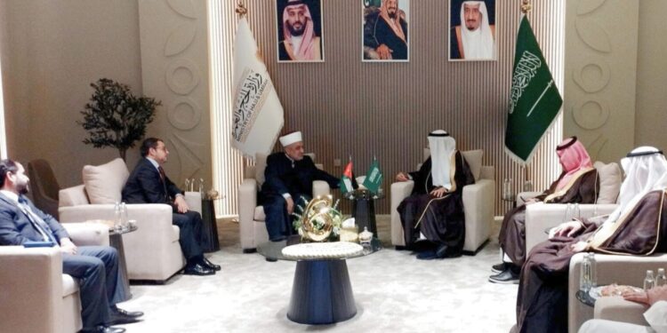 توقيع اتفاقية ترتيب شؤون الحجاج الأردنيين وعرب 48