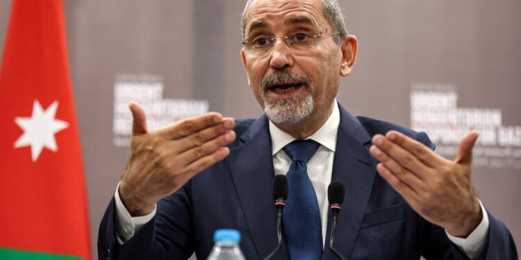 وزير الخارجية يبحث مع نظيره البرتغالي العلاقات الثنائية