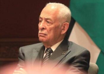 رئيس الديوان الملكي يفتتح مصنع الموجب للألبسة