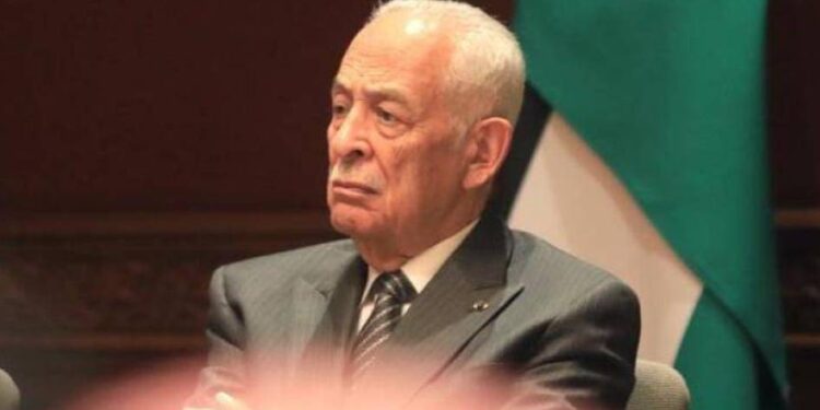 رئيس الديوان الملكي يفتتح مصنع الموجب للألبسة