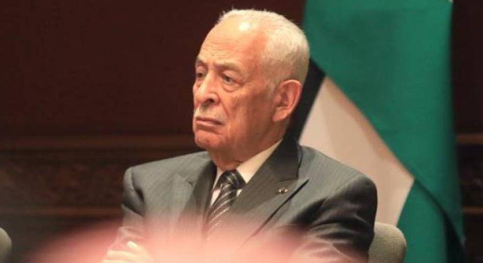 رئيس الديوان الملكي يفتتح مصنع الموجب للألبسة