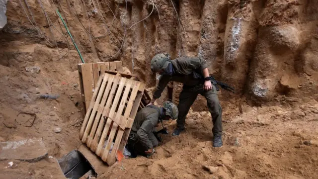 كاتس يأمر بتدمير كافة أنفاق غزة.. حتى آخر واحد منها