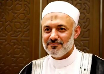 طرد الشيخ الشعّال من مسجدين بريف دمشق يشعل الجدل ويضطره للاعتذار