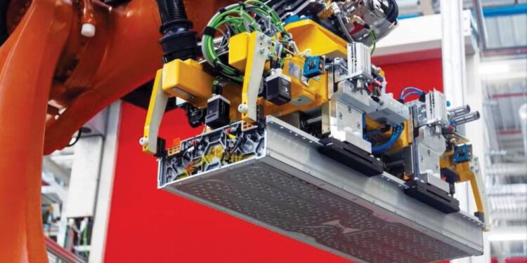 ترخيص 3 شركات خاصة لجمع بطاريات السيارات الكهربائية المستهلكة