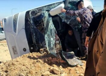 27 إصابة بتدهور حافلة في شارع الهاشمية بالزرقاء