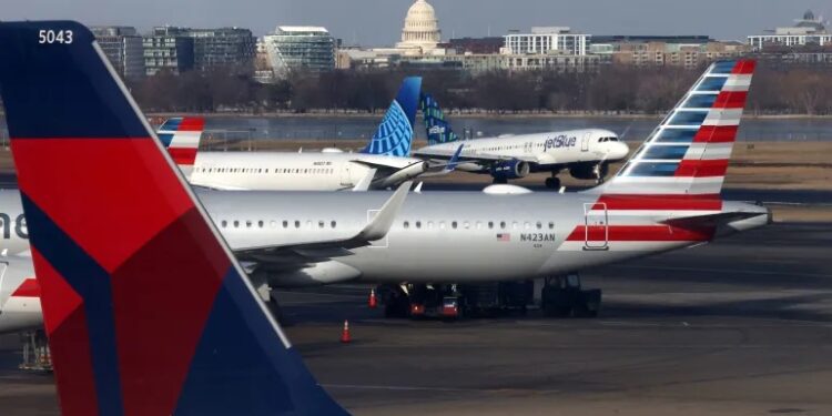 الطيران المدني : اضطرابات المطارات الأميركية قد تؤثر على حركة السفر عالميا