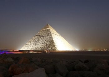 مصر تستعد للإعلان عن كشف أثري كبير داخل هرم خوفو