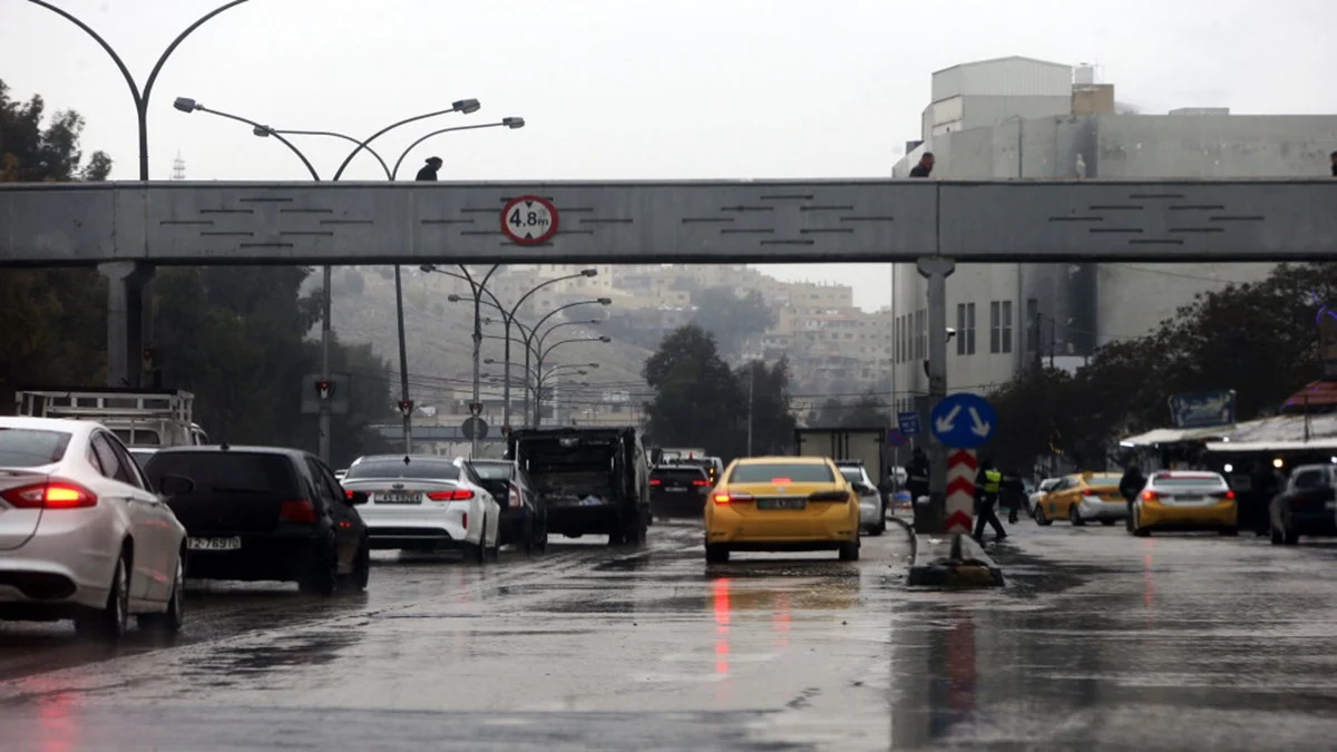 حزام سحب رعدية يقترب من الأردن وتنبيهات من سيول مفاجئة