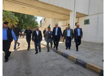 وزير الصحة يزور مستشفى الشونة الجنوبية ويطلع على واقع الخدمات والتحديات