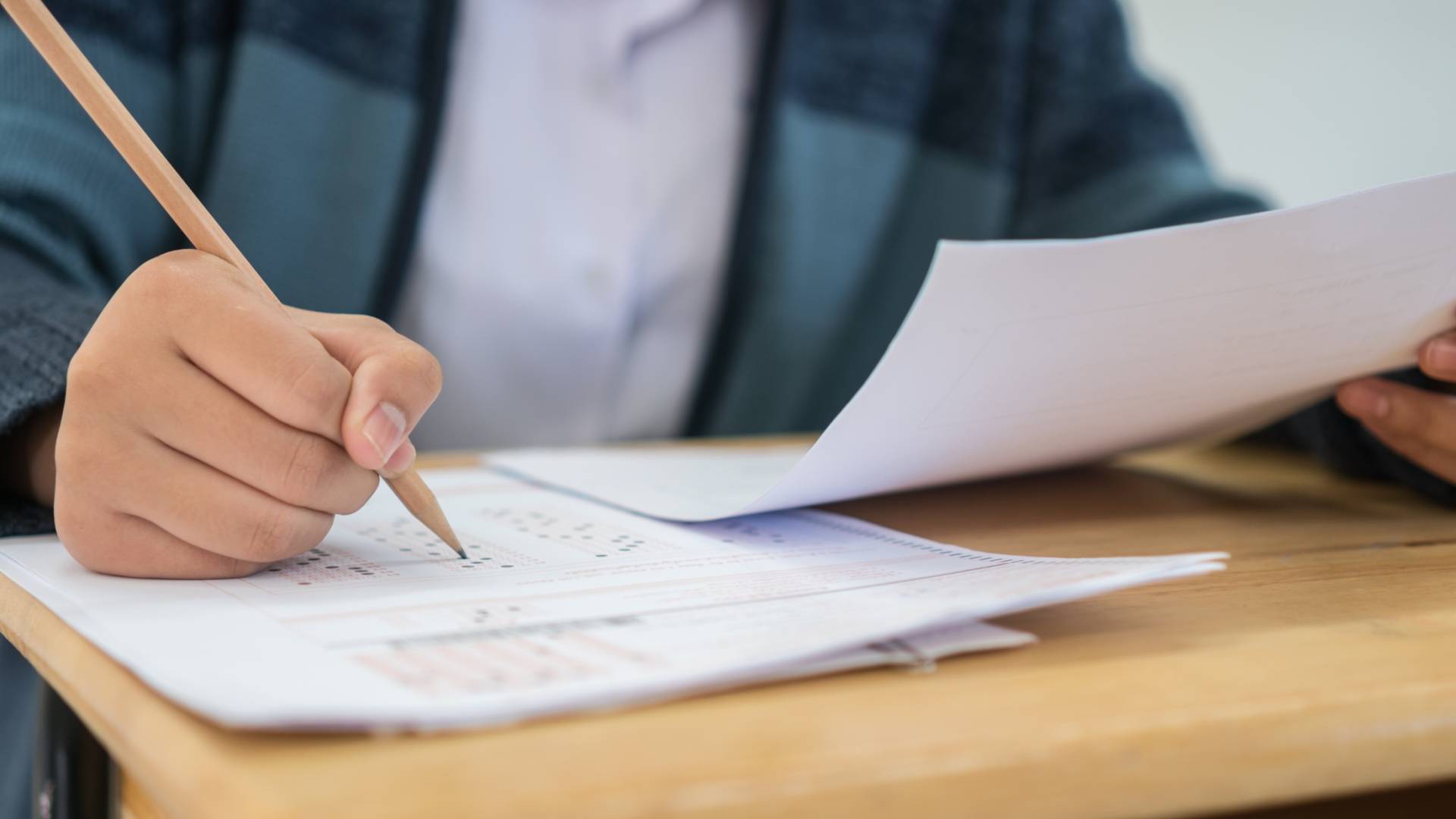 التربية تدعو الطلبة المسجلين لتكميلية التوجيهي للاطلاع على أرقام جلوسهم