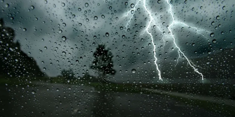 عمان وإربد في الصدارة .. الأردنيون يتأهبون لحالة عدم استقرار جوي