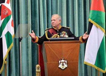 الملك يستمع إلى ردّي مجلسي الأعيان والنواب على خطاب العرش
