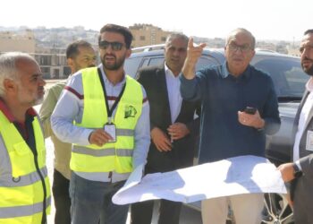 أبو السمن يتفقد مشاريع طرق حيوية في الكرك ويشدد على سرعة الإنجاز