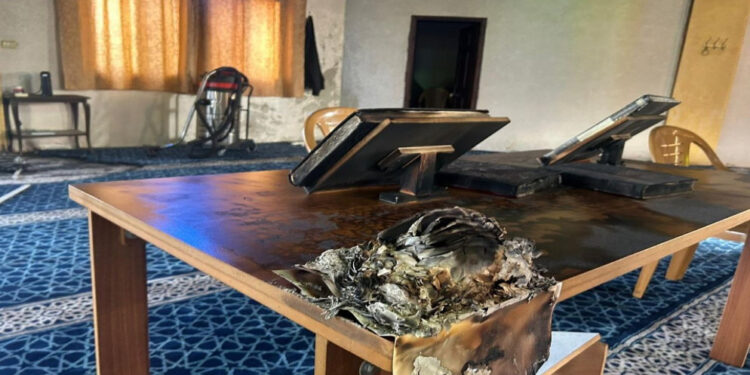 الأردن يدين جريمة إحراق مسجد في سلفيت ويحمل إسرائيل المسؤولية