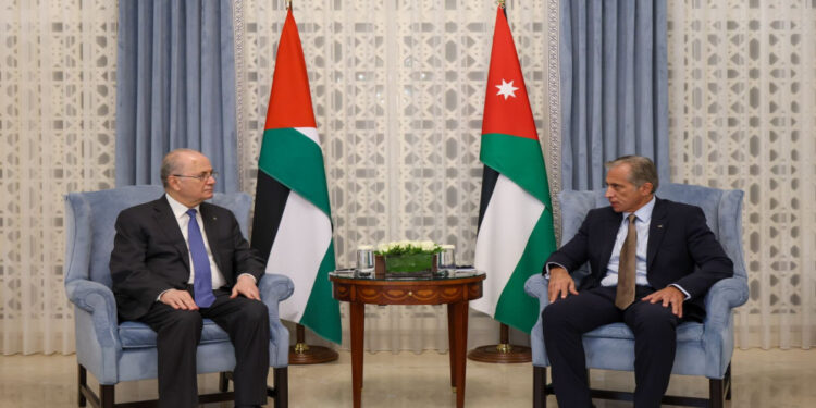 حسان ونظيره الفلسطيني يؤكدان ضرورة تمكين قوة الاستقرار في غزة