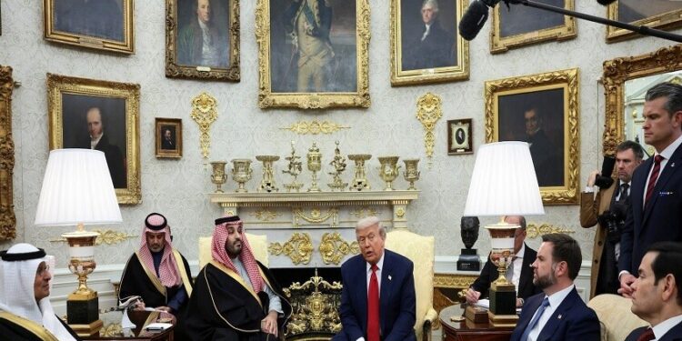 البيت الأبيض يعلن تفاصيل الشراكة الاقتصادية والدفاعية مع السعودية