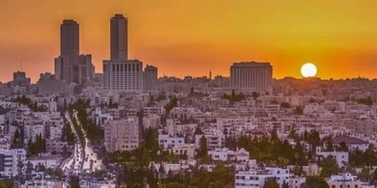 درجة الحرارة تسجل أعلى من معدلاتها بحوالي 6 درجات الجمعة