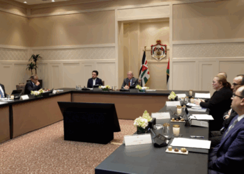 الملك يدعو لتبني نهج حكومي موحد يسهم في تبسيط الإجراءات على المستثمر