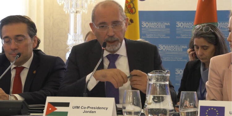 الصفدي: الاحتلال الإسرائيلي يلعب دوراً كبيراً جداً بعدم إعطاء الفلسطينيين فرص العيش الكريم