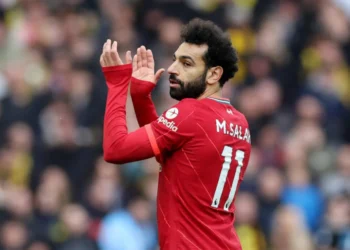 عجوز وضعيف .. ثورة من جماهير ليفربول على محمد صلاح
