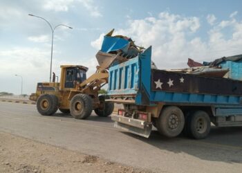 المناطق التنموية تنفذ حملة شاملة لإزالة العشوائيات في البحر الميت
