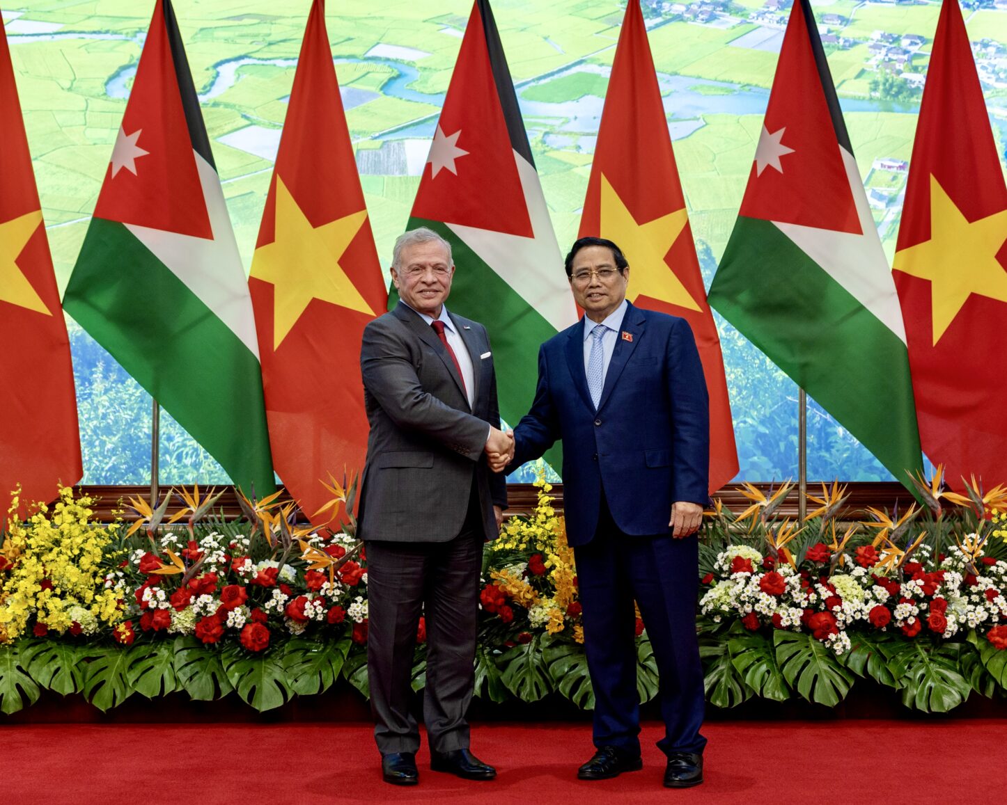 الملك ورئيس الوزراء الفيتنامي يبحثان سبل الارتقاء بالتعاون الثنائي