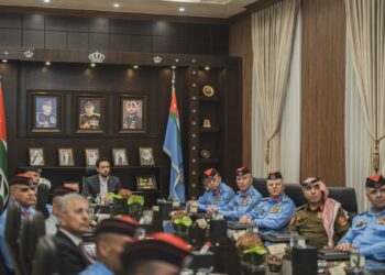 ولي العهد يزور مديرية الأمن العام ويشيد بجهود منتسبيها وتطورها التقني
