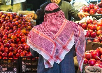 البندورة بـ5 قروش والبطاطا بـ15 في السوق المركزي