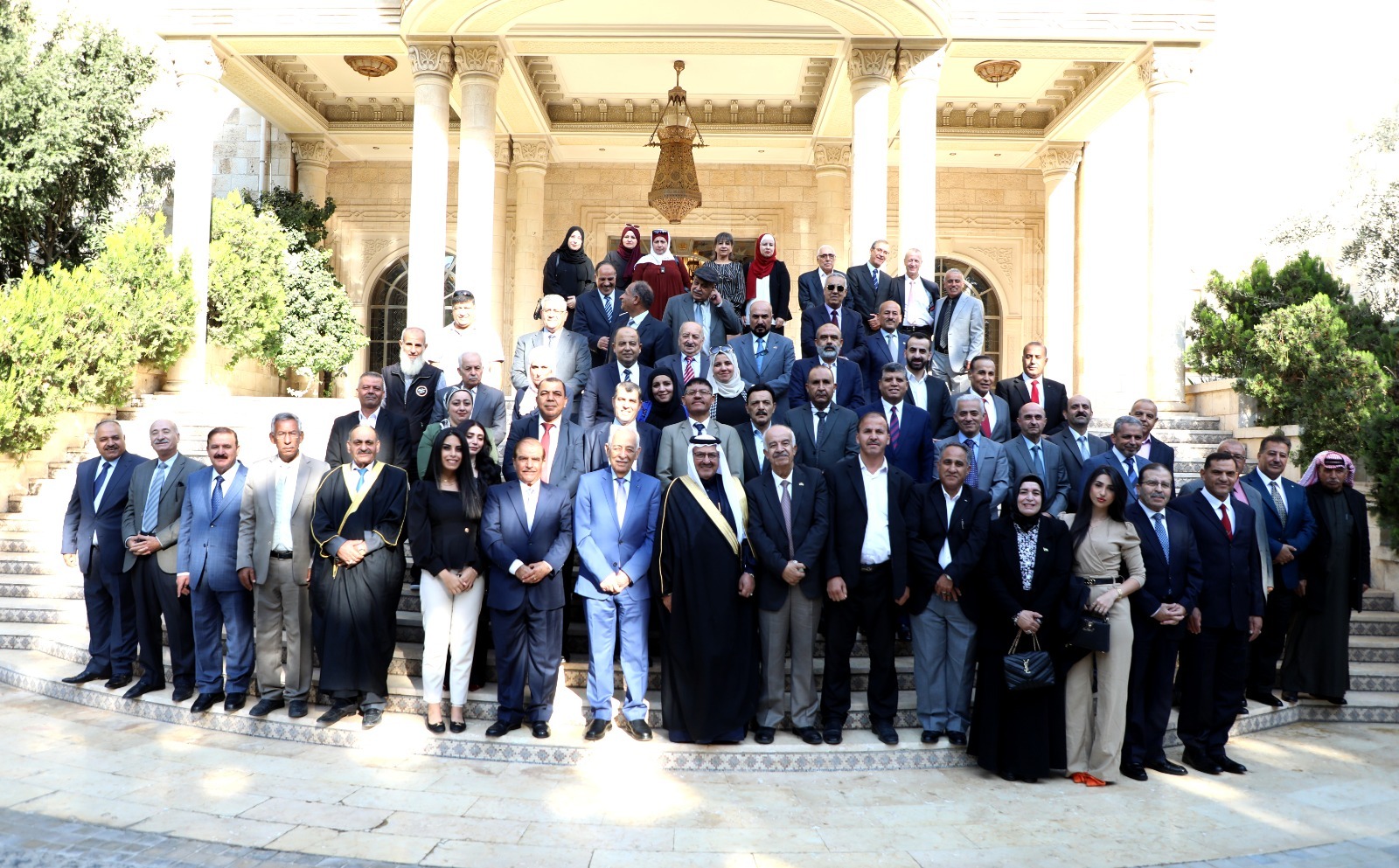 العيسوي يلتقي وفدا من أبناء عشيرة خاطر