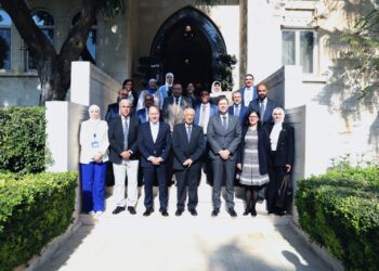 رئيس الديوان الملكي يلتقي مدير وأعضاء إدارة الأونروا في الأردن