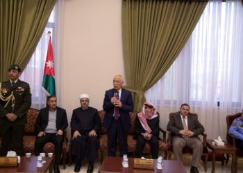 مندوبا عن الملك وولي العهد.. العيسوي يعزي عشائر المجالي والزعبي والقاضي