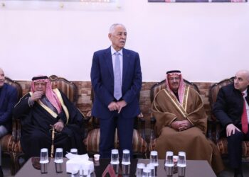 مندوبا عن الملك وولي العهد. العيسوي يعزي عشيرة صندوقة