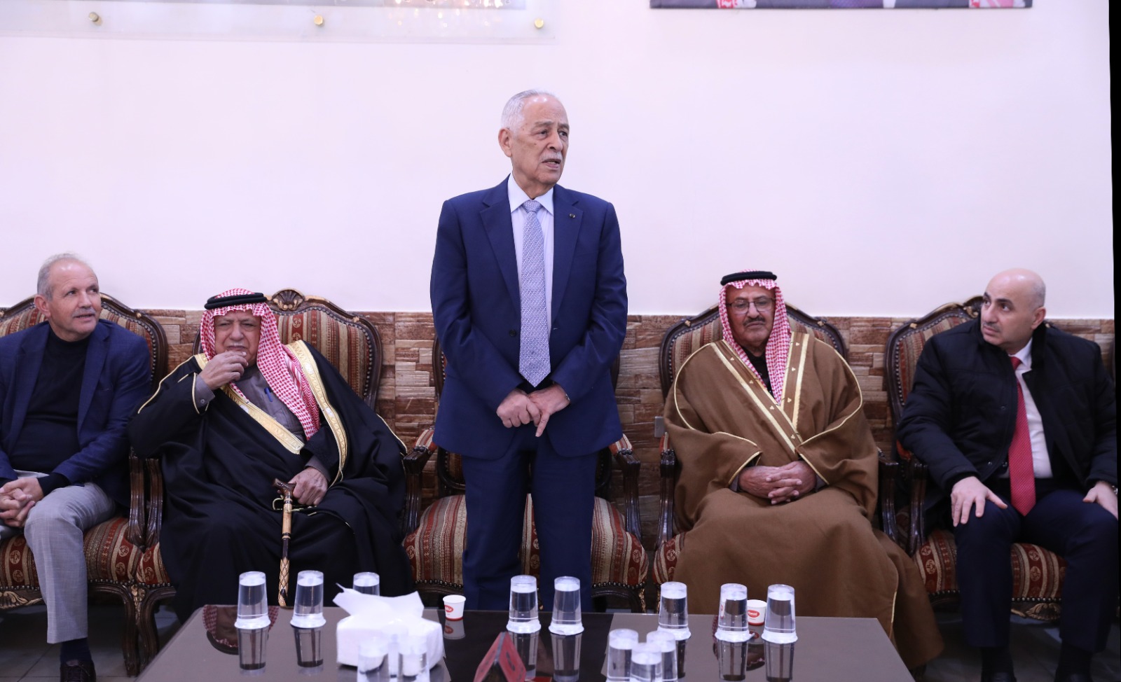 مندوبا عن الملك وولي العهد. العيسوي يعزي عشيرة صندوقة