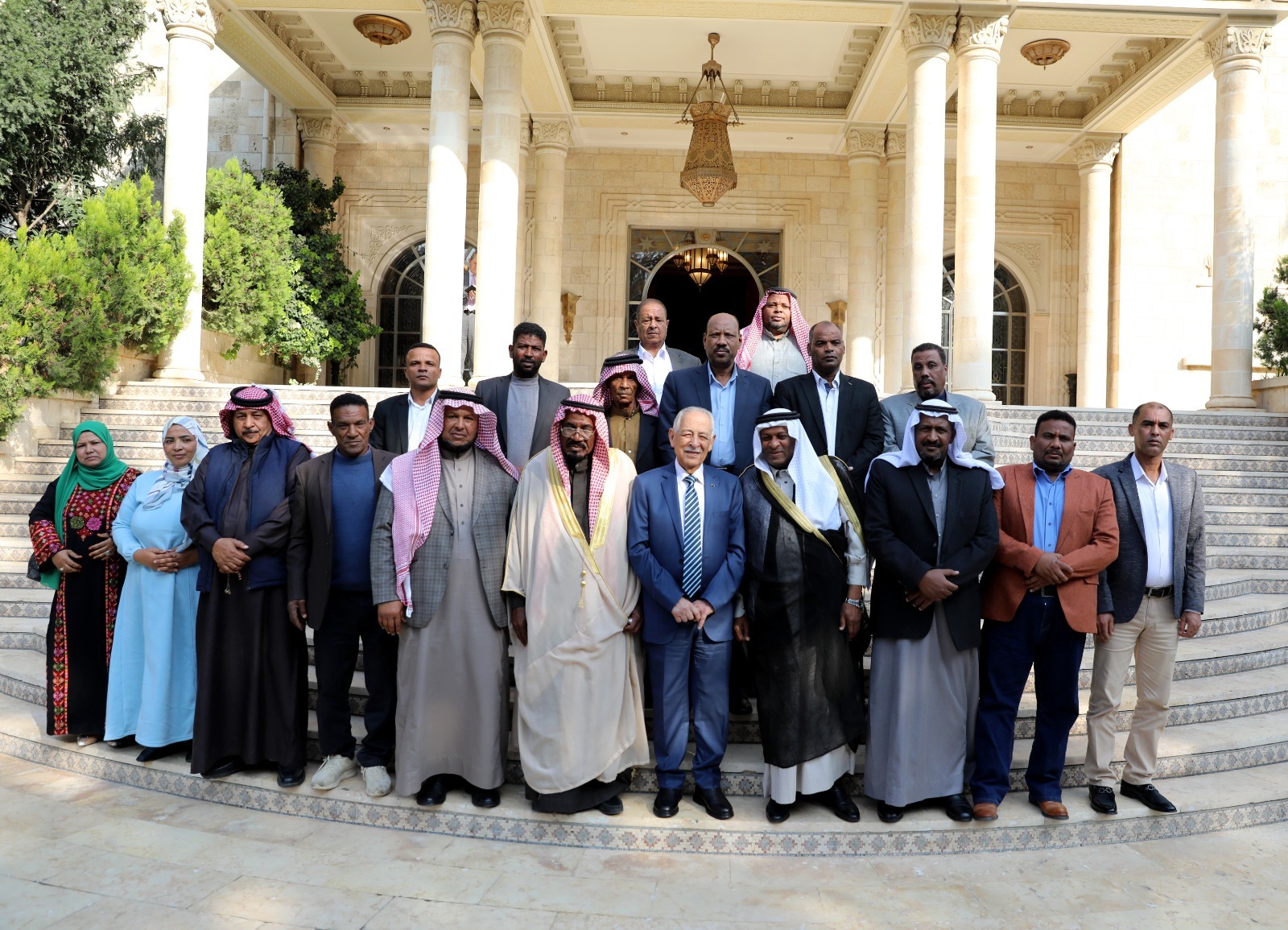 العيسوي يلتقي وفدا من أبناء منطقة غور فيفا