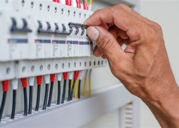 الحكومة توضح إجراءات فصل التيار الكهربائي