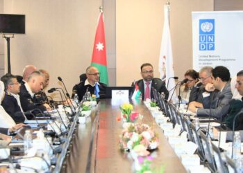 البيئة والجمارك تطلقان مشروع بدء وتشغيل غرف تبريد صديقة للبيئة في مركز جمرك عمان