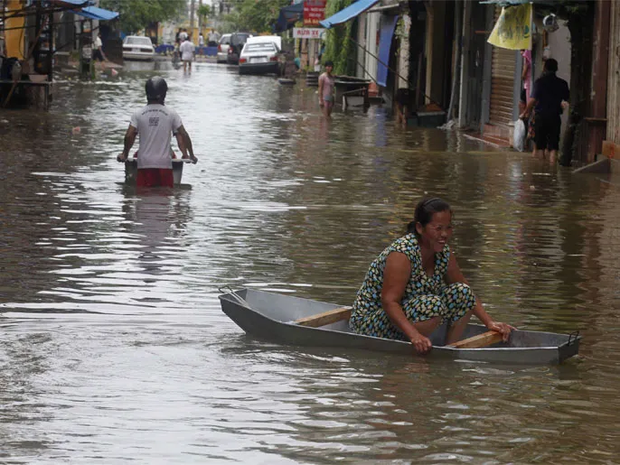 فيضانات فيتنام تودي بحياة 16 شخصا