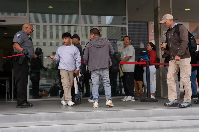 إدارة ترامب تأمر بإجراء مراجعة لاجئين دخلوا أميركا بعهد بايدن