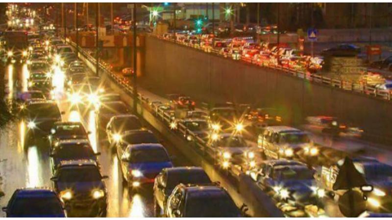 ازدحامات خانقة في عمّان بسبب الجمعة البيضاء