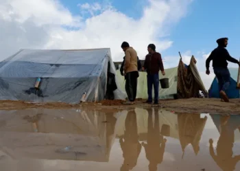 الأونروا: آلاف النازحين بغزة يكافحون للعثور على مأوى آمن