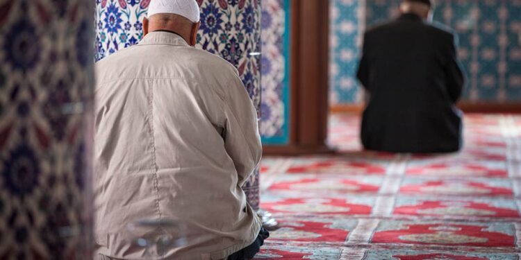 وزير الاوقاف : 2600 مُصلى لا تقام بها صلاة الجمعة