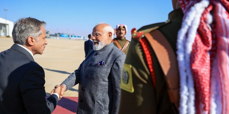 حسَّان يستقبل رئيس وزراء الهند الذي بدأ زيارة عمل رسمية إلى المملكة