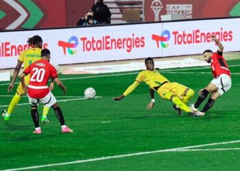 صلاح يقود مصر للفوز 2-1 على زيمبابوي بكأس الأمم الإفريقية