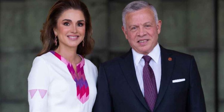 الملك والملكة يهنئان يزن النعيمات بعد نجاح العملية الجراحية