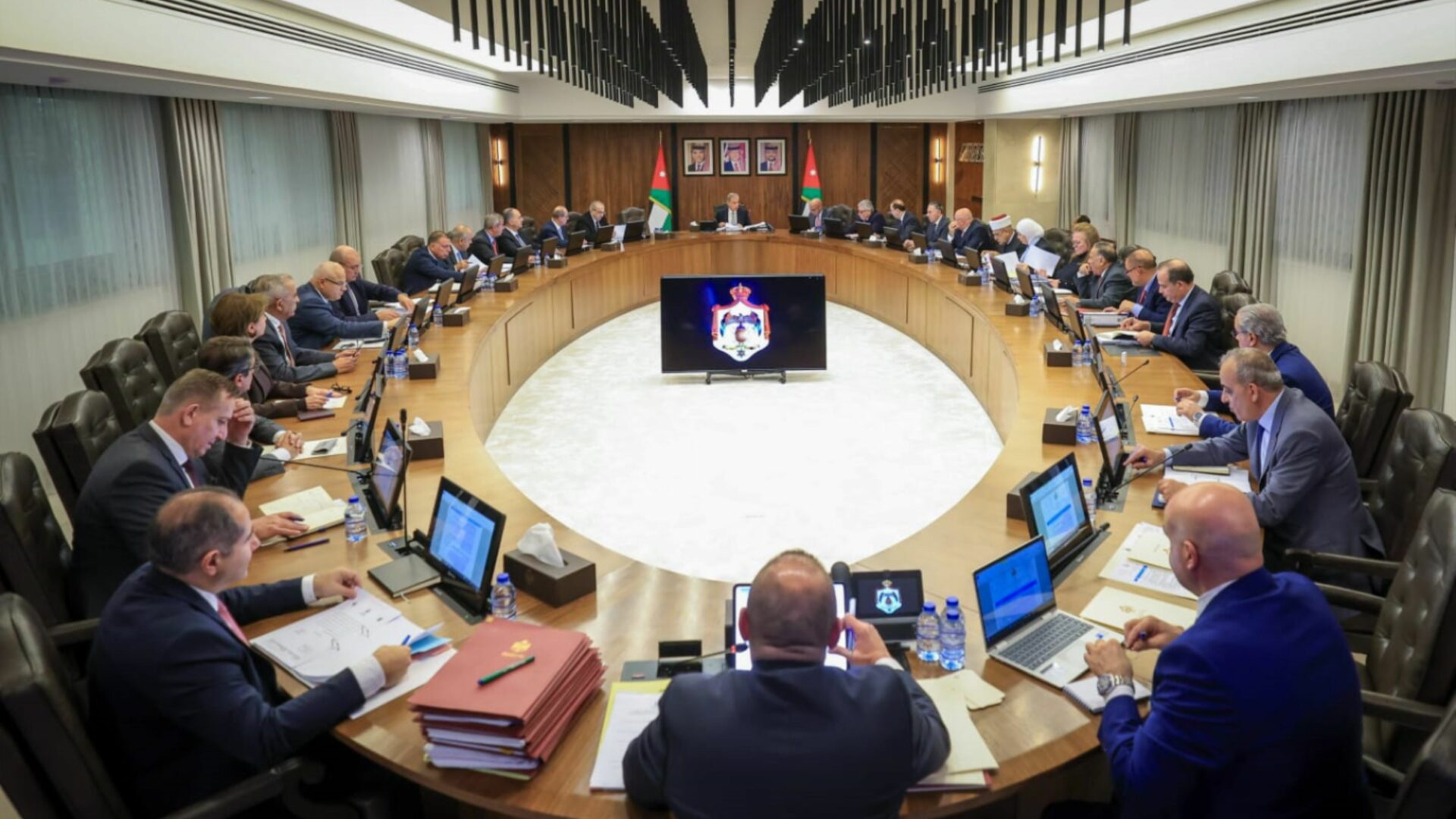 قرارات مهمة صادرة عن مجلس الوزراء للأردنيين الأحد