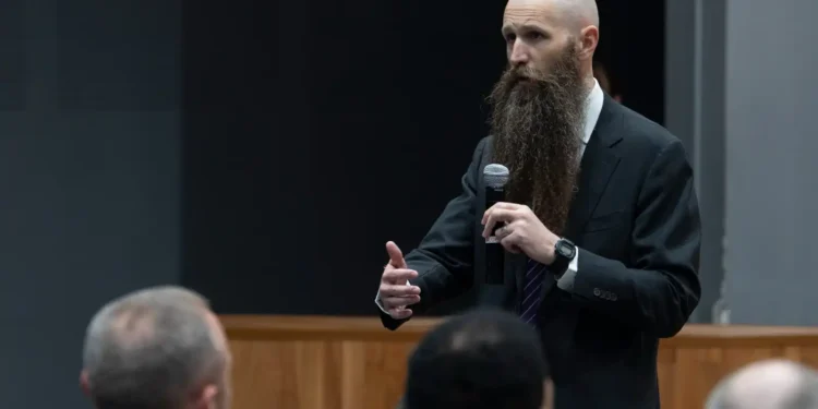 العموش يوجه أسئلة نيابية حول تحركات السفير الأمريكي الجديد في المملكة